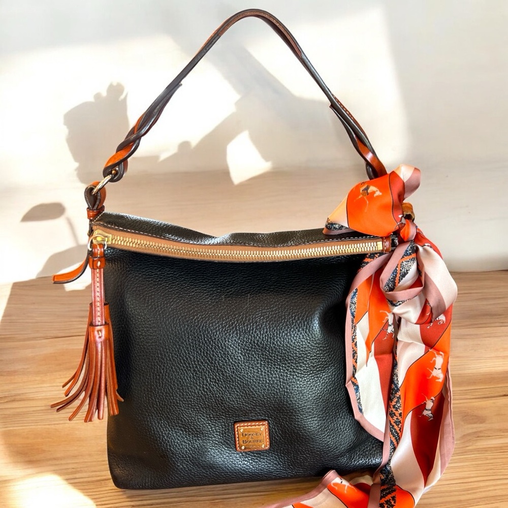 Dooney & Bourke 🦆 Florentine Black Pebbled Leather Shoulder Bag